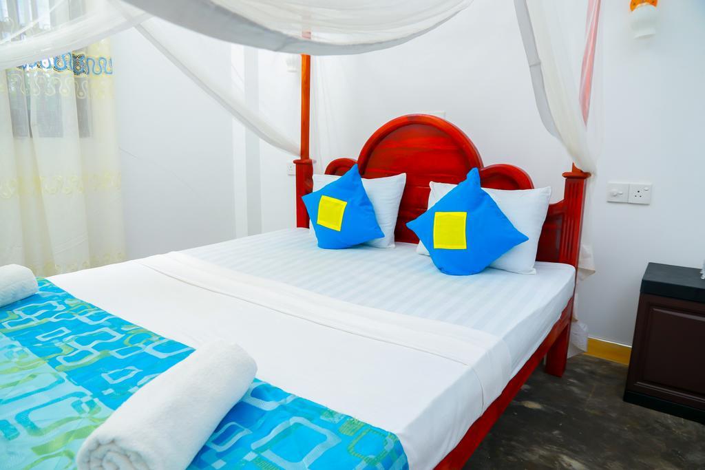 Autumn Moon Beach Cabanas 탕갈레 외부 사진