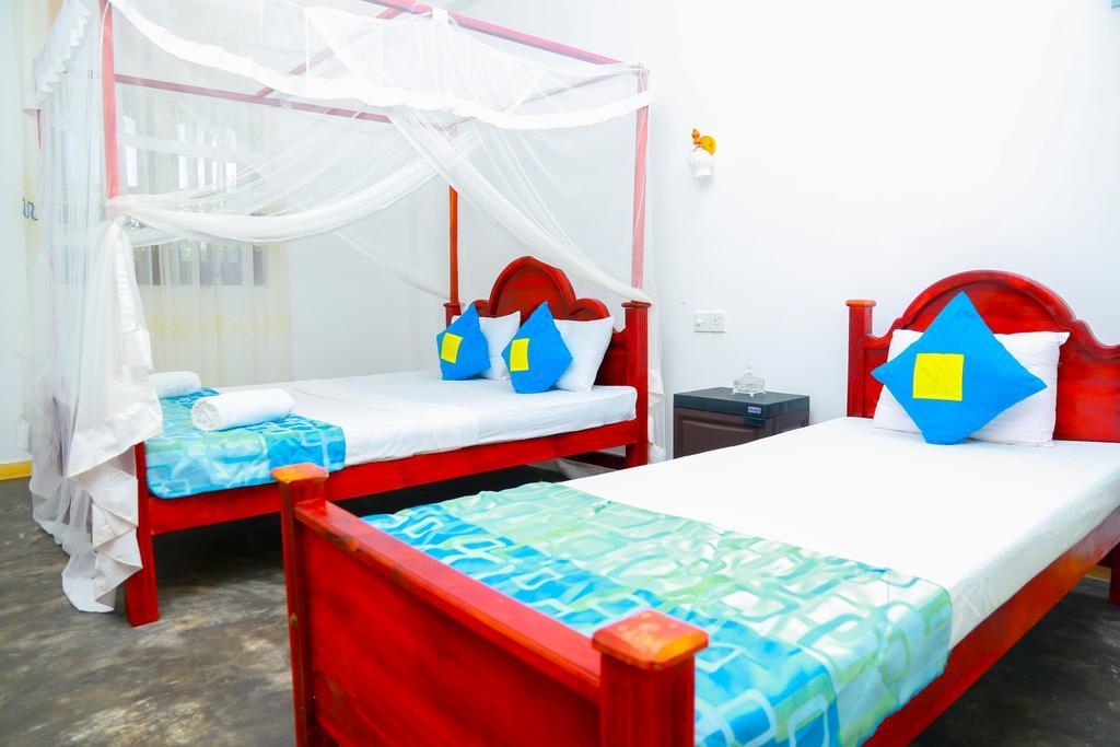 Autumn Moon Beach Cabanas 탕갈레 외부 사진