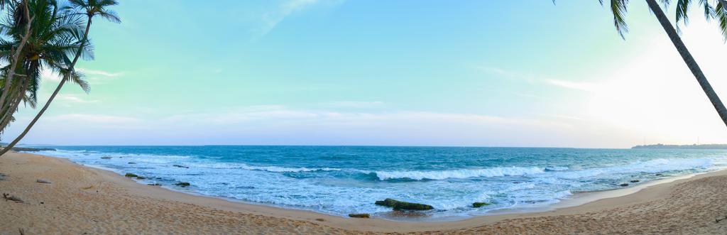 Autumn Moon Beach Cabanas 탕갈레 외부 사진